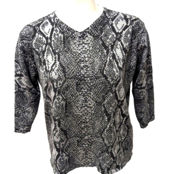 Karen Scott Tops - Karen Scott black and white snakeskin long sleeve shirt, sz m